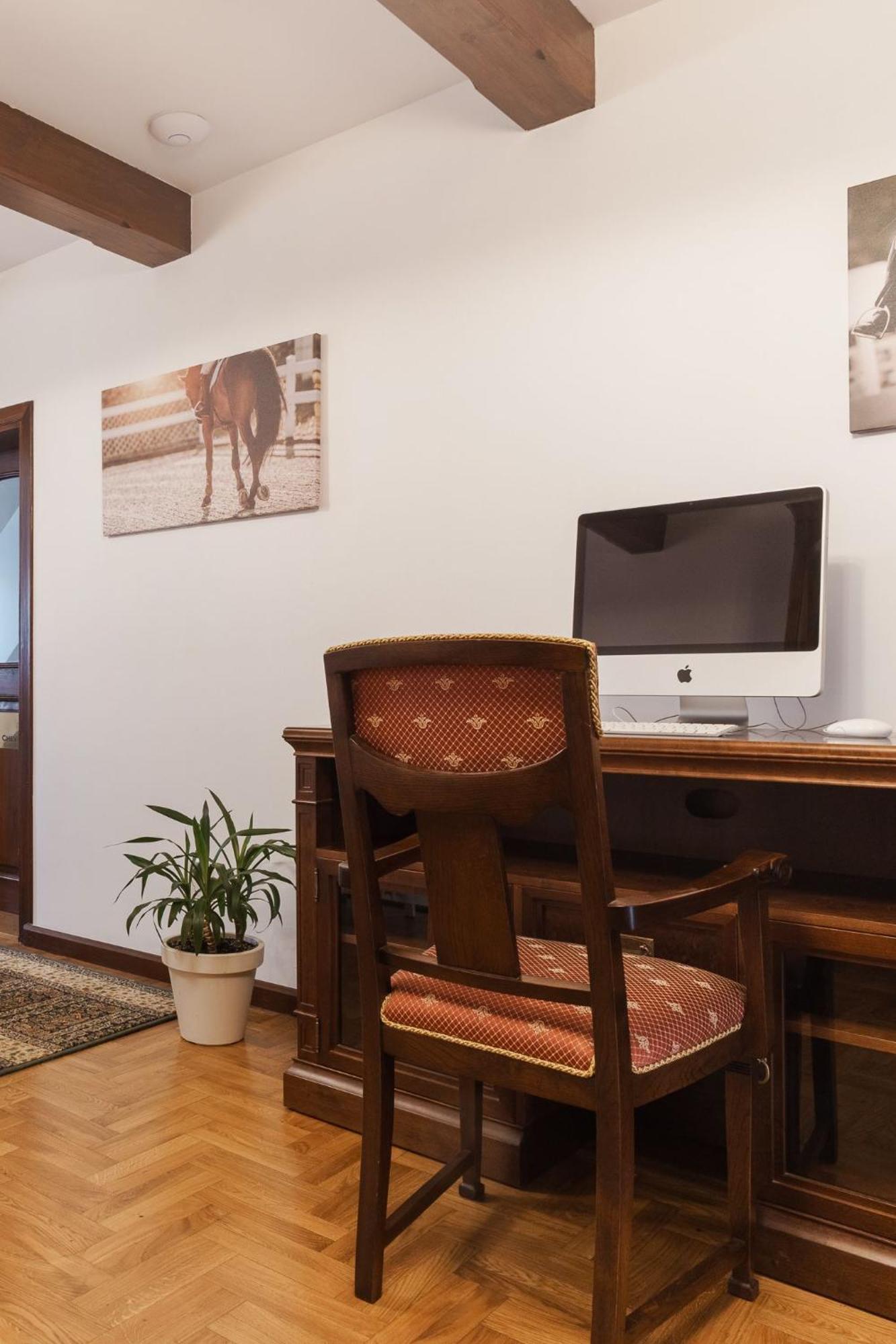 Apartamenty W Dworku Cheval Krakow Exterior photo