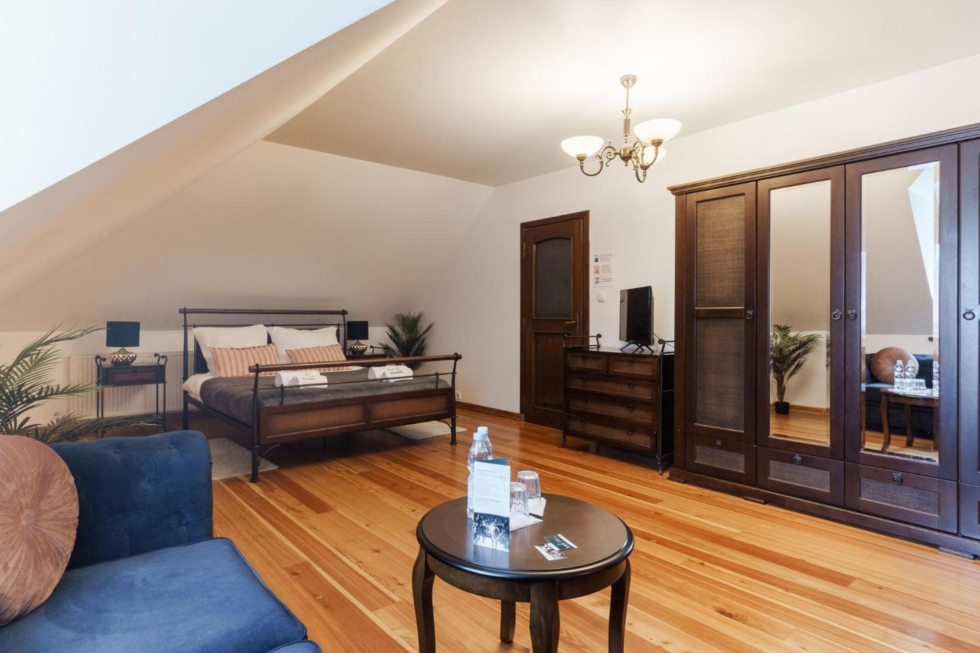 Apartamenty W Dworku Cheval Krakow Exterior photo