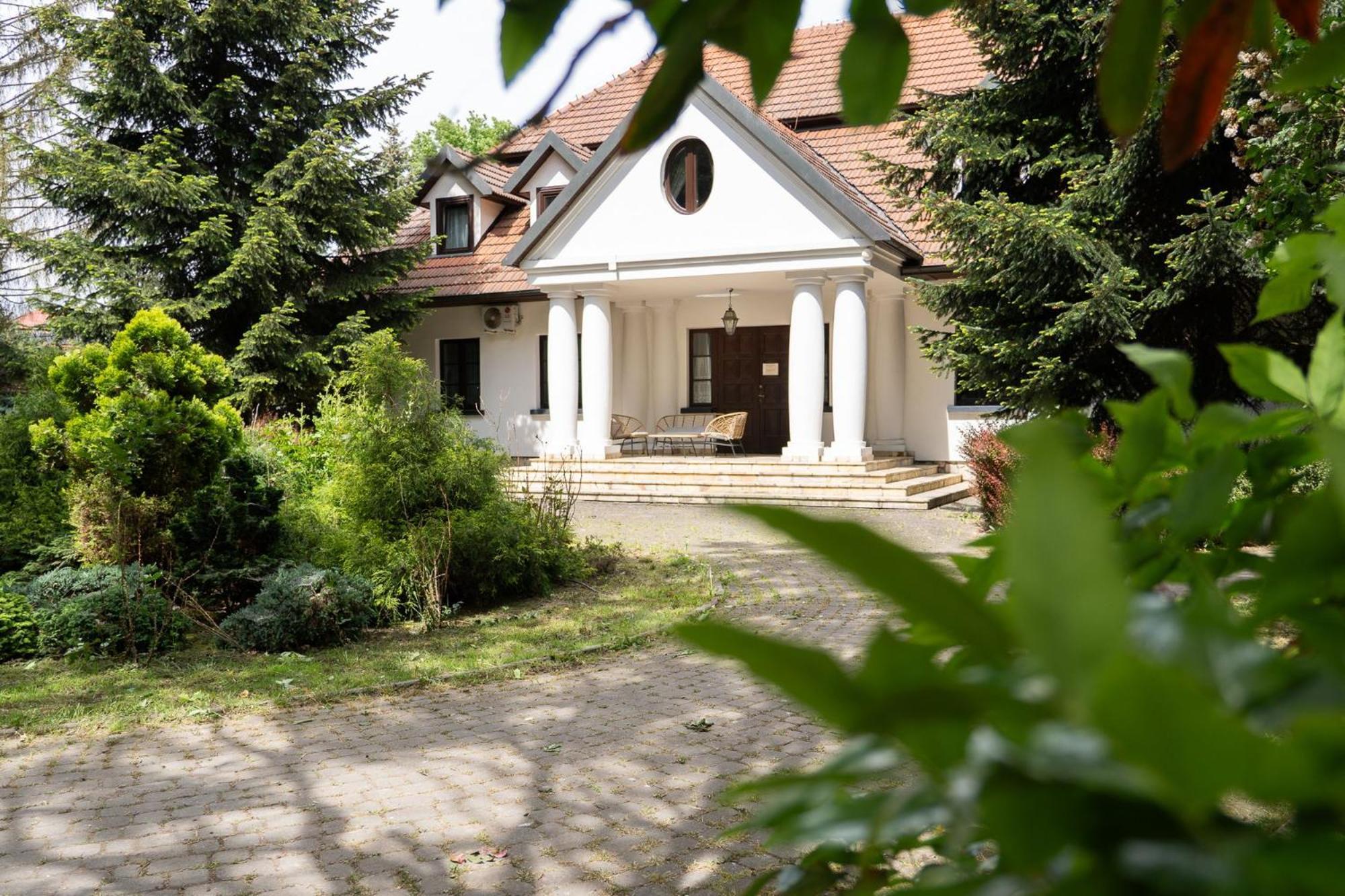 Apartamenty W Dworku Cheval Krakow Exterior photo